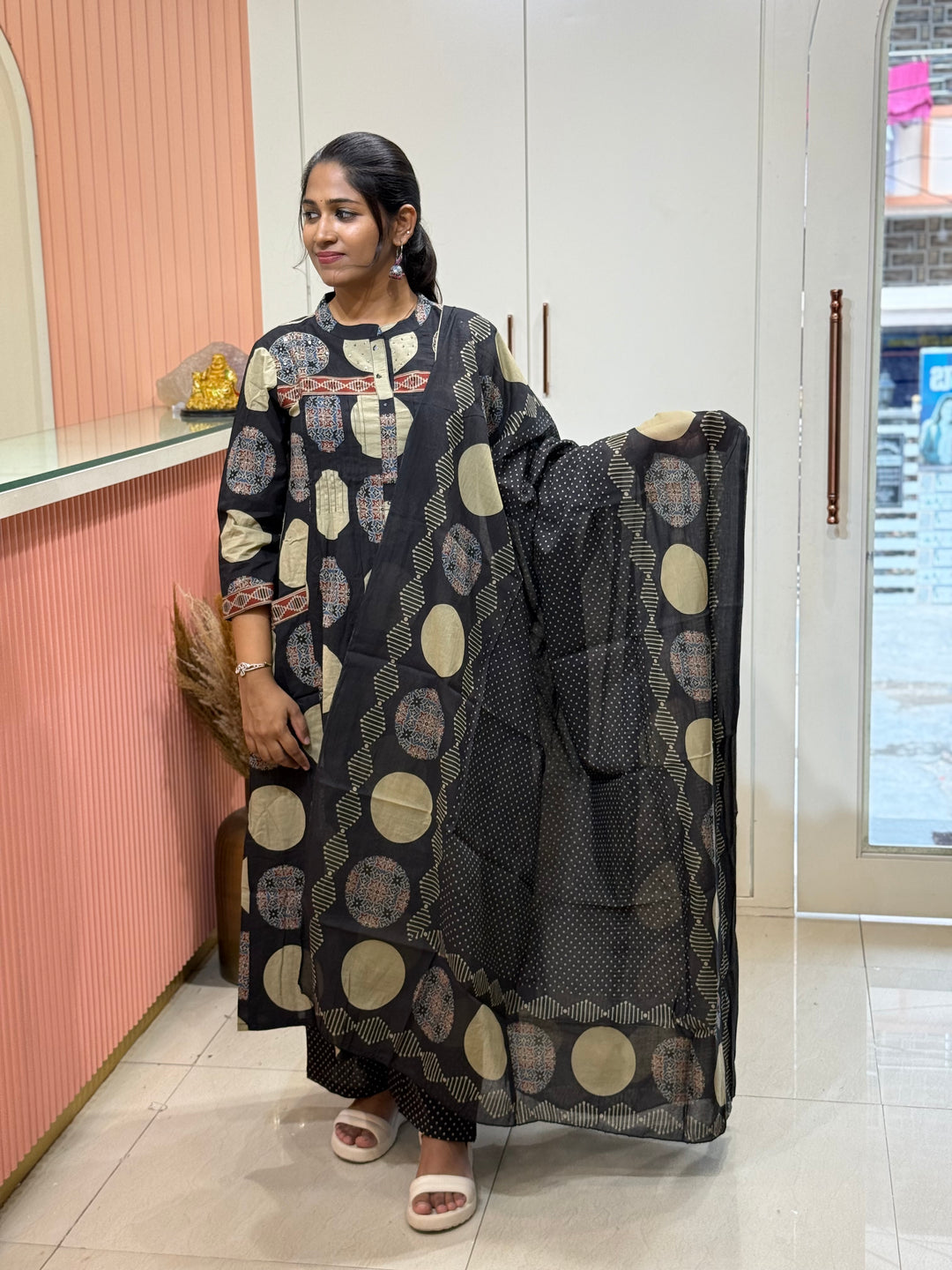 Pure 60-60 Cotton 3 Pc Collection With Polka Dot Plaza | R182