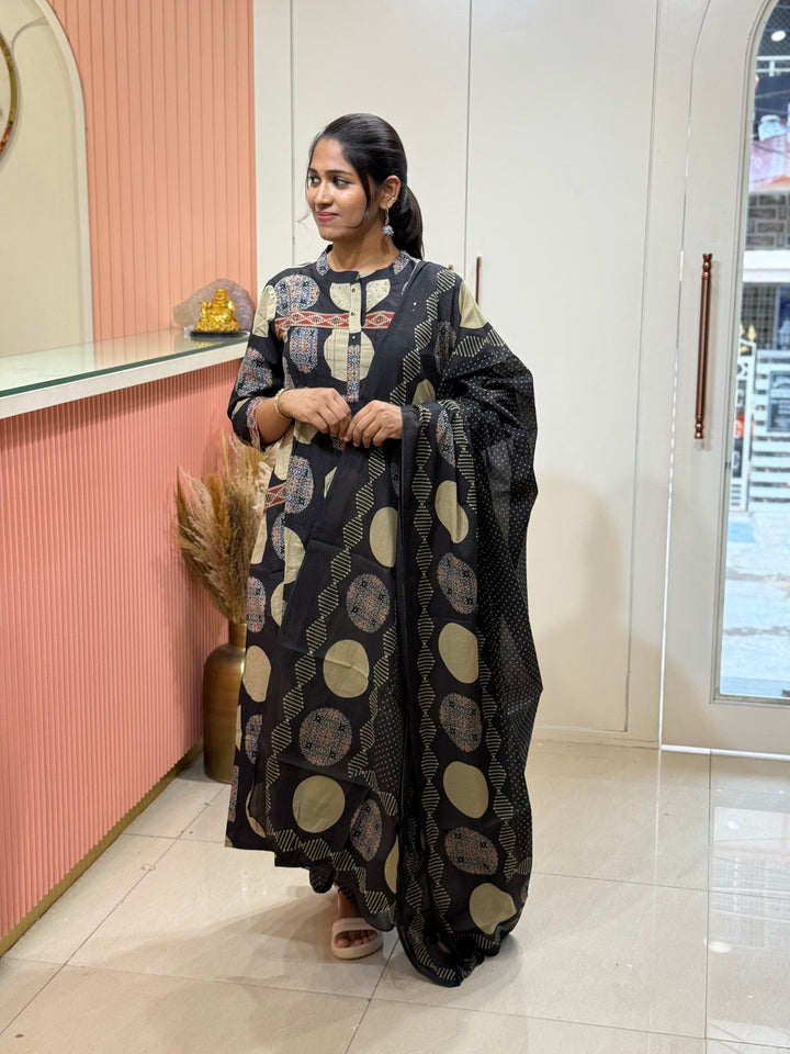 Pure 60-60 Cotton 3 Pc Collection With Polka Dot Plaza | R182