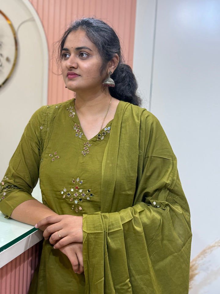 Premium Mul Cotton 3 Pc Kurta Set with Mirror Work – RADHE86
