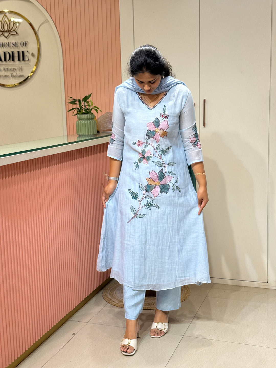 Pure Banarasi Mul Chanderi 3 Pcs Kurti set and Hand Embroidery work| R218