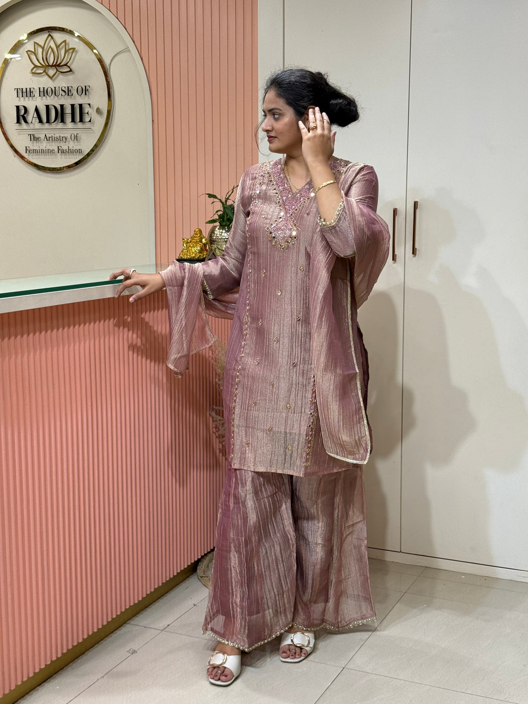 Shimmer Crush Tissue Fabric (salsa) Handwork 𝗦𝘂𝗶𝘁 𝗔𝗿𝗿𝗶𝘃𝗲𝗱 | R148
