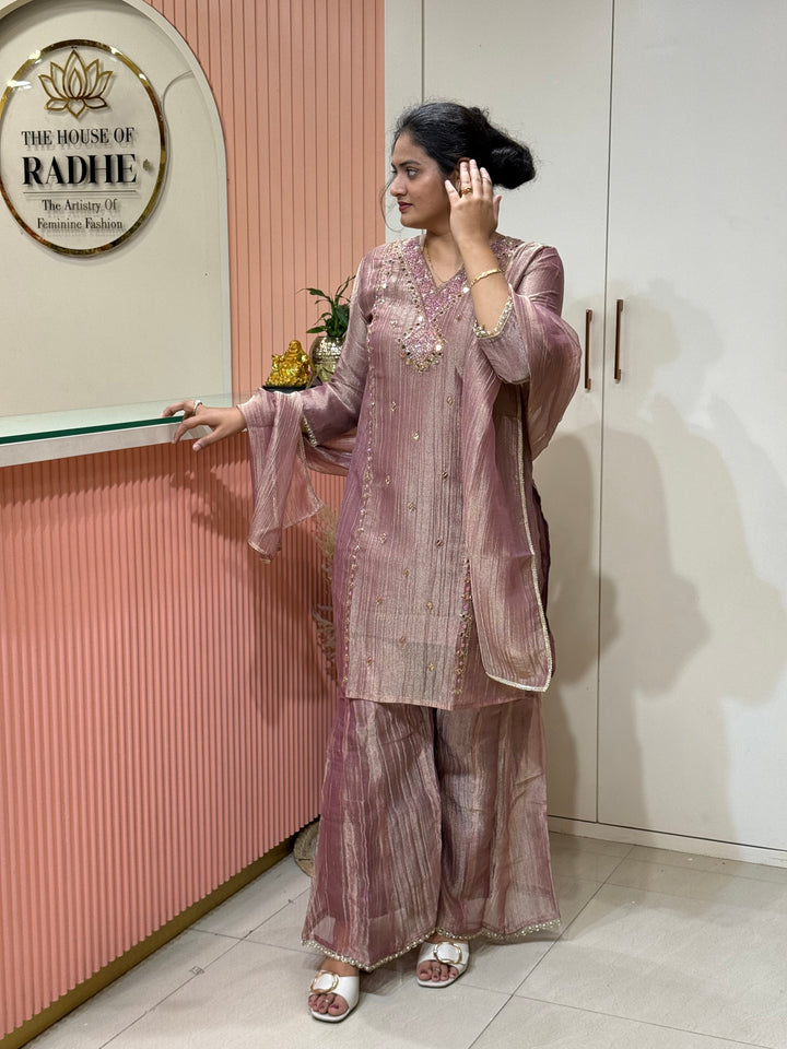 Shimmer Crush Tissue Fabric (salsa) Handwork 𝗦𝘂𝗶𝘁 𝗔𝗿𝗿𝗶𝘃𝗲𝗱 | R148