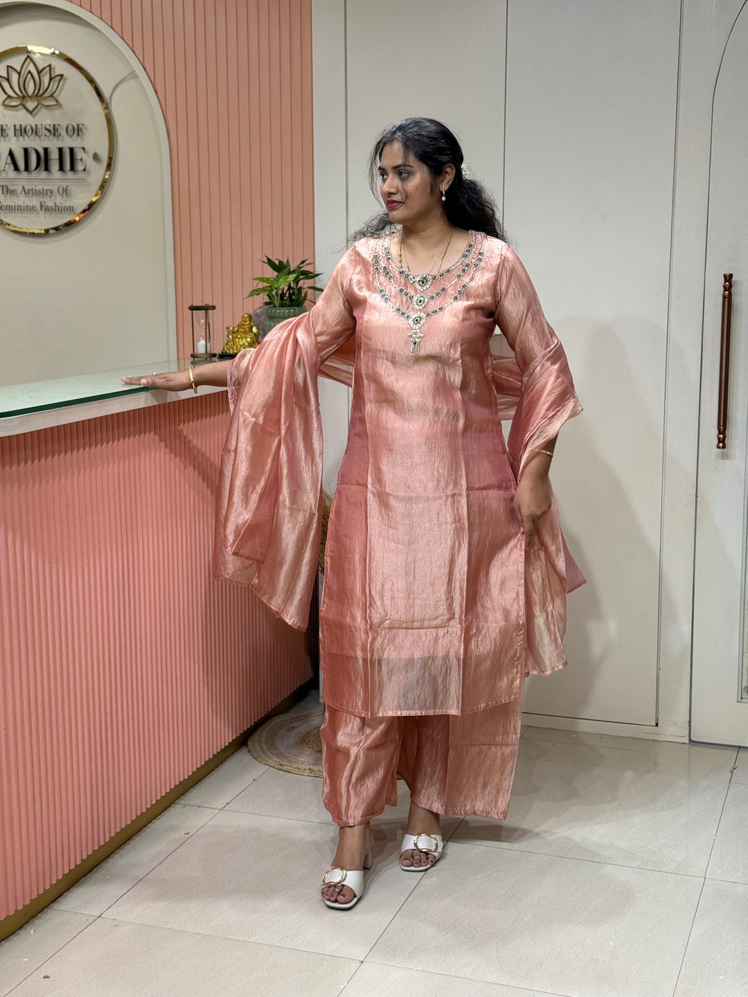 Premium Shimmer Crush Tissue Fabric with Handwork 𝗦𝘂𝗶𝘁 𝗔𝗿𝗿𝗶𝘃𝗲𝗱 ( Cotton Lining )| R228