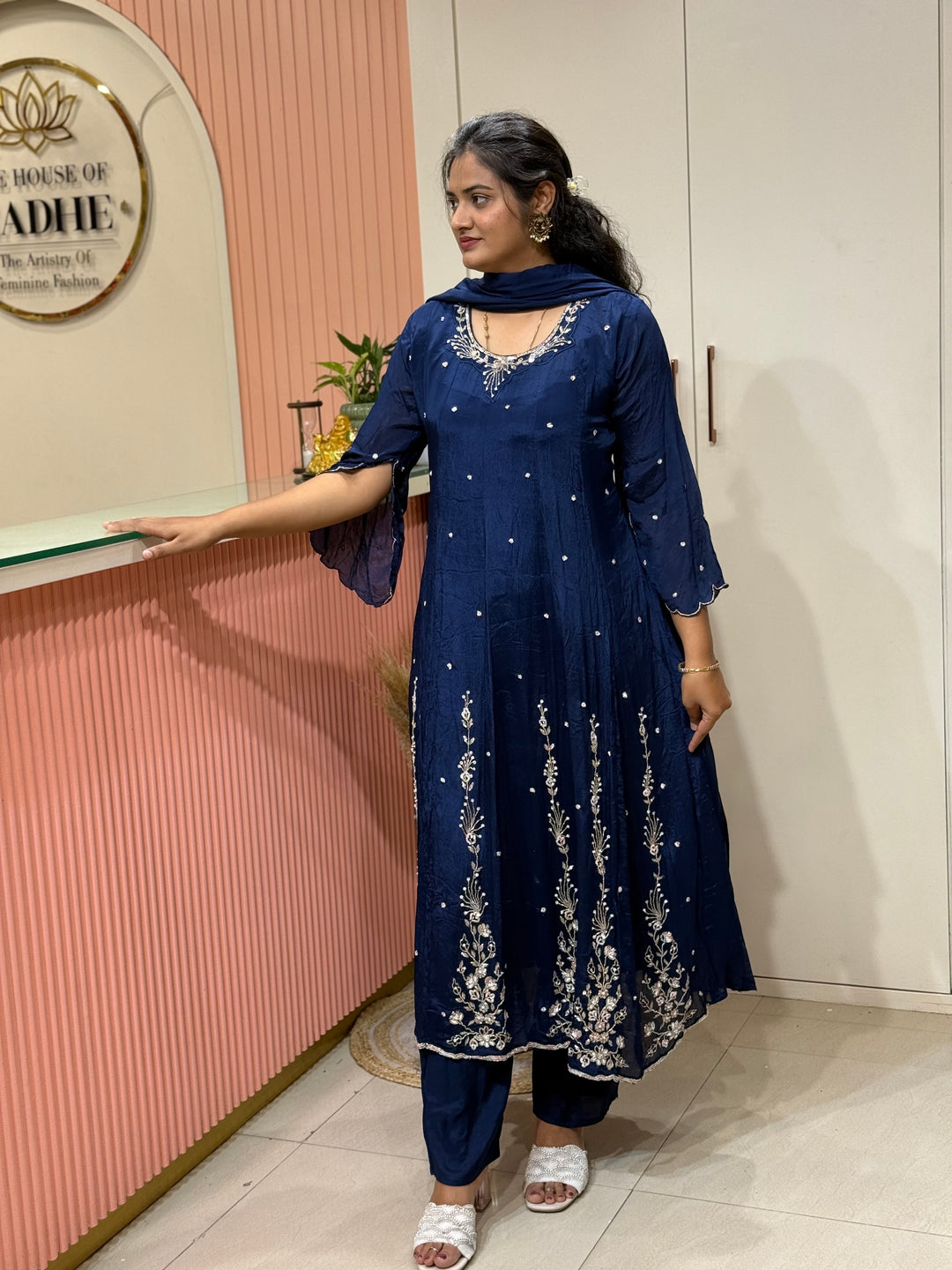Pure Chinon Handwork Collection | R177