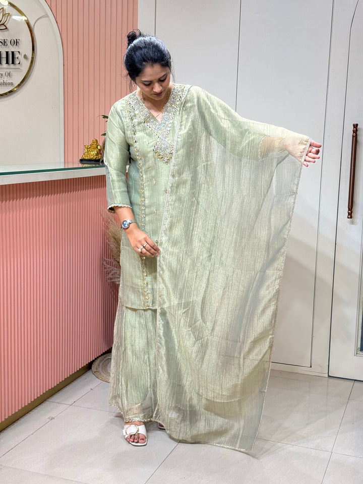 Shimmer Crush Tissue Fabric (salsa) Handwork 𝗦𝘂𝗶𝘁 𝗔𝗿𝗿𝗶𝘃𝗲𝗱 | R148