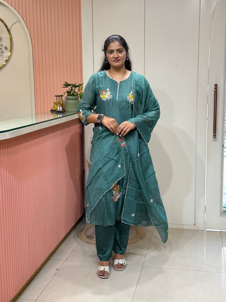 Pure Banarasi Mul Chanderi 3 Pcs Kurti set and Hand Embroidery work| R218