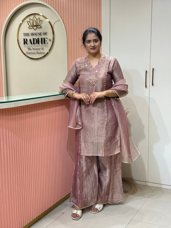 Shimmer Crush Tissue Fabric (salsa) Handwork 𝗦𝘂𝗶𝘁 𝗔𝗿𝗿𝗶𝘃𝗲𝗱 | R148