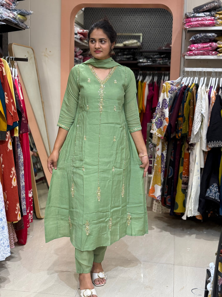 S Mul Chanderi 3 Pc Kurta Set | Semi Party Wear  (Restocked )| R138
