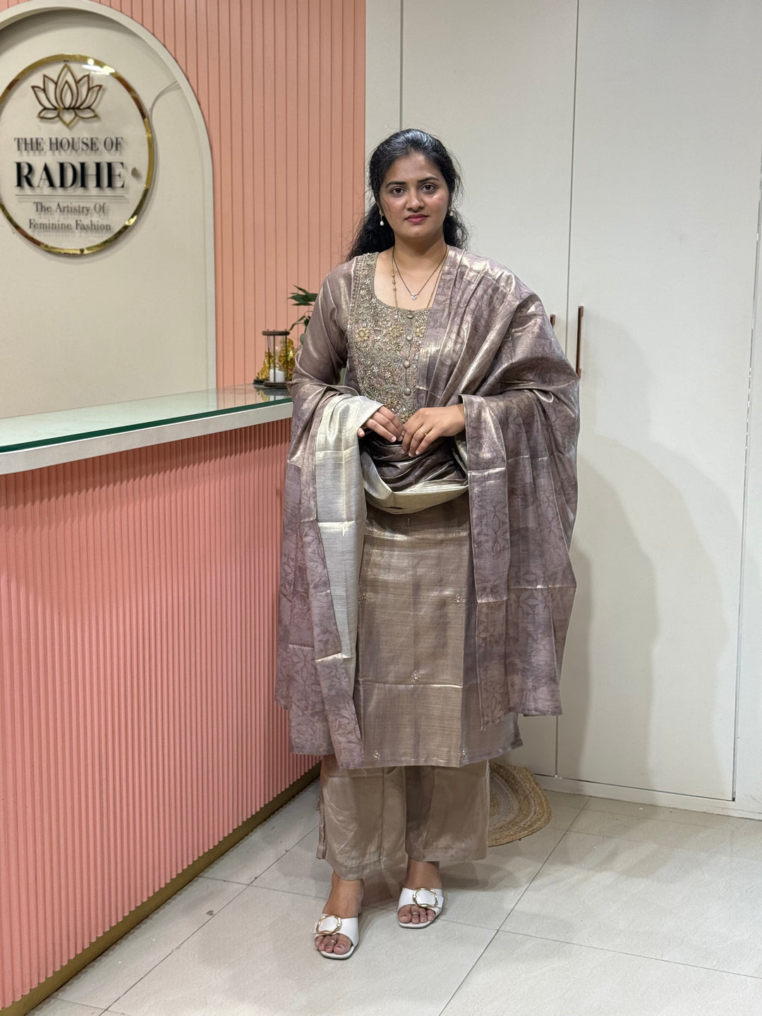 Kanjivaram Tissue Collection | Handwork Yoke | Full-Length Dupatta | R228