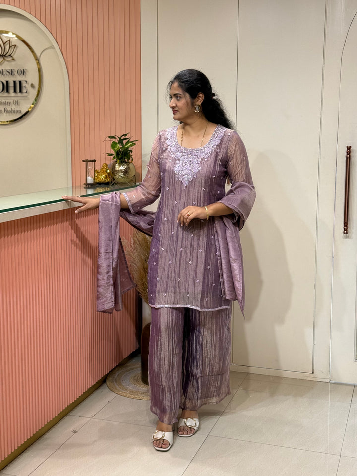 Shimmer Crush Tissue Fabric (salsa) with Handwork 𝗦𝘂𝗶𝘁 𝗔𝗿𝗿𝗶𝘃𝗲𝗱 | R148