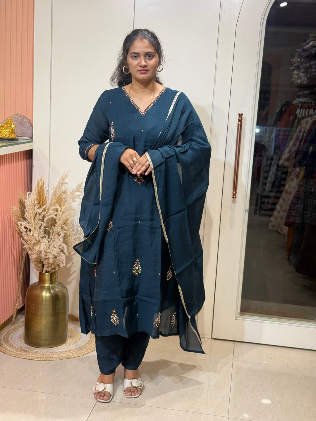 Mul Chanderi 3 Pc Kurta Set – Cutdana &amp; Bead Work | Semi Party Wear | R138