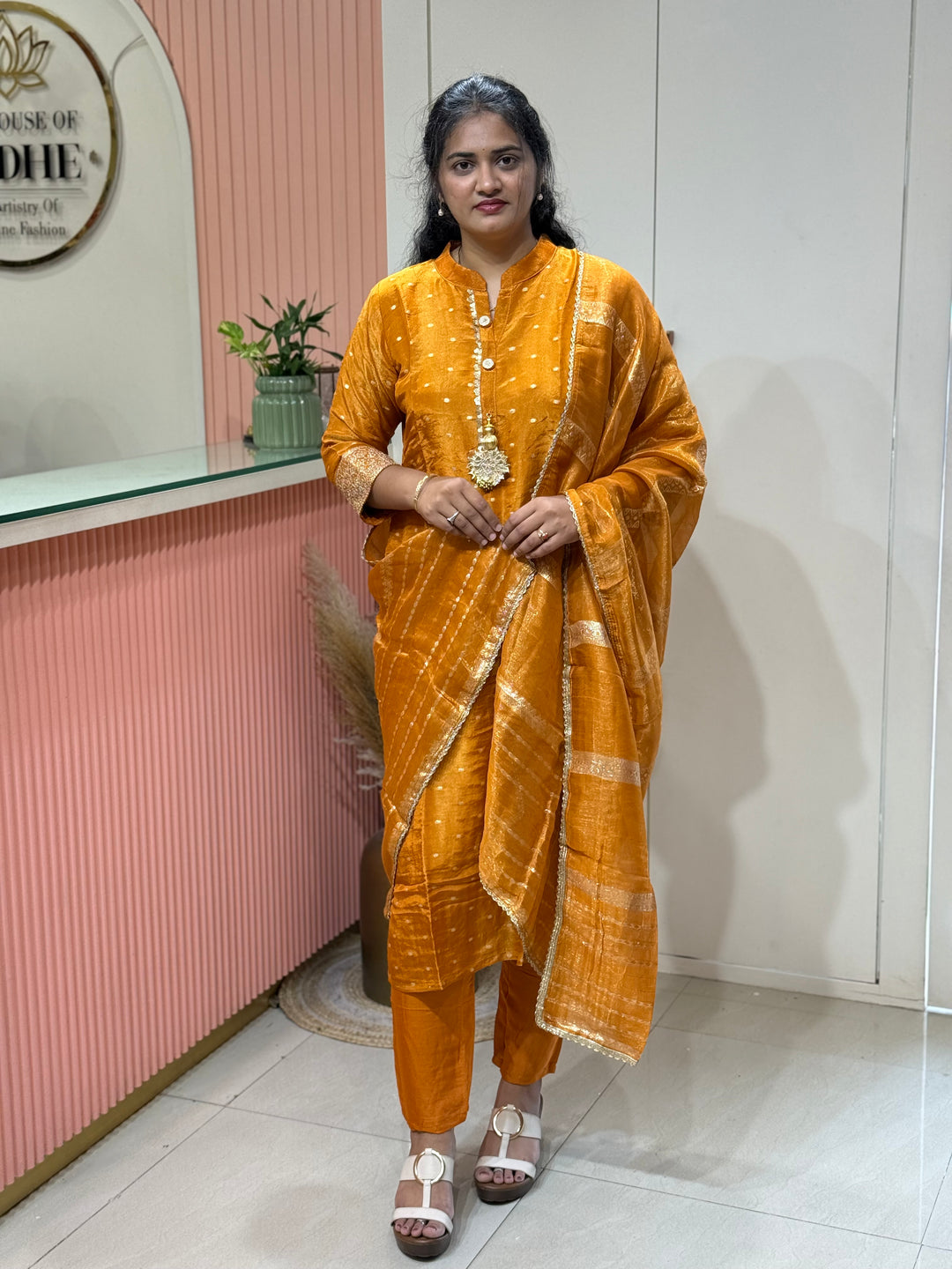 Pure shimmer tissue collections with Banarasi weaving | R217
