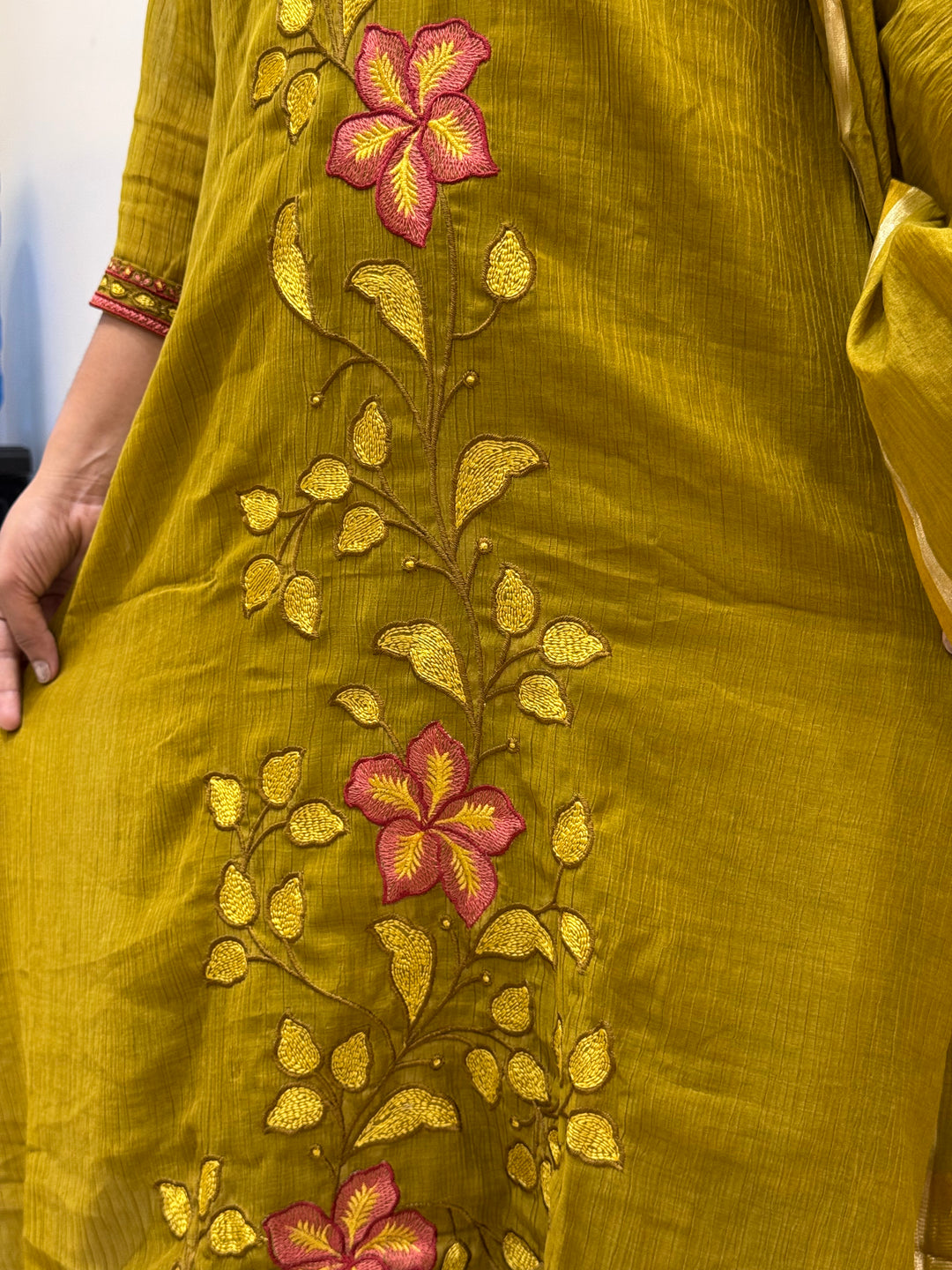 Crush Mul Chanderi Collection With Zari Border Dupatta | R207