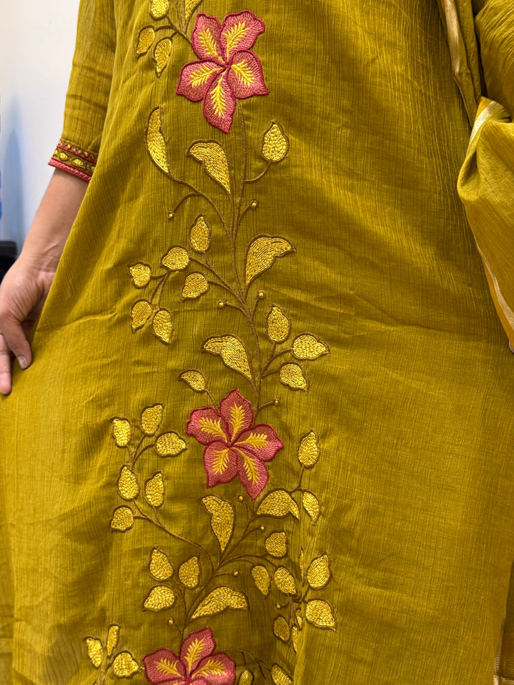 Crush Mul Chanderi Collection With Zari Border Dupatta | R207