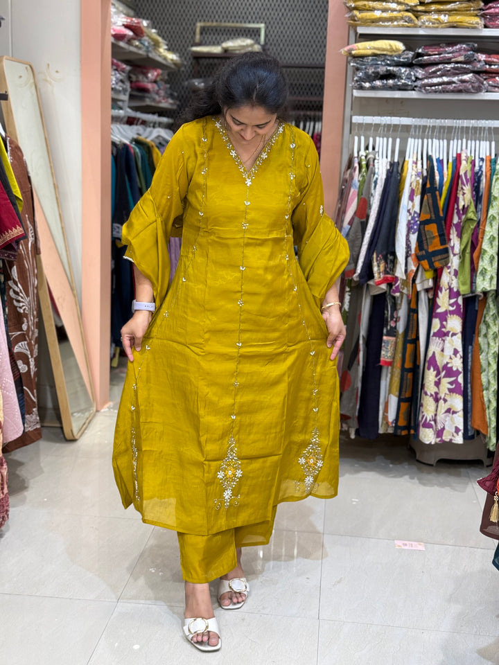 Mul Chanderi Silk 3 Pc Kurta Set | Party Wear| R138