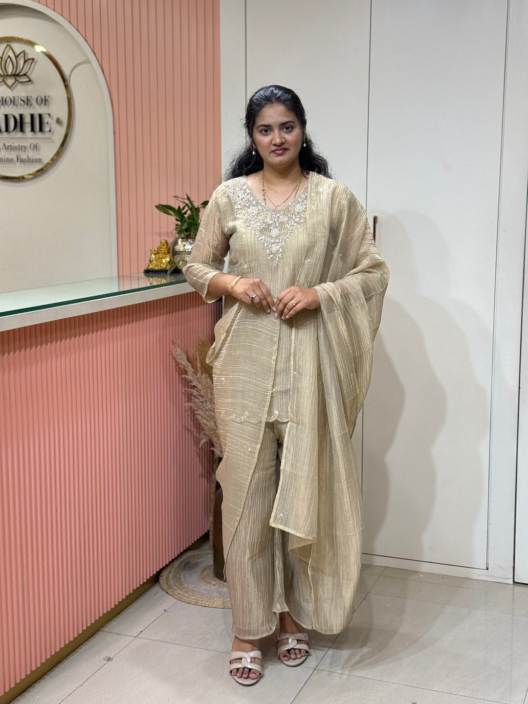 Shimmer Crush Tissue Fabric (salsa) with Handwork 𝗦𝘂𝗶𝘁 𝗔𝗿𝗿𝗶𝘃𝗲𝗱 | R148