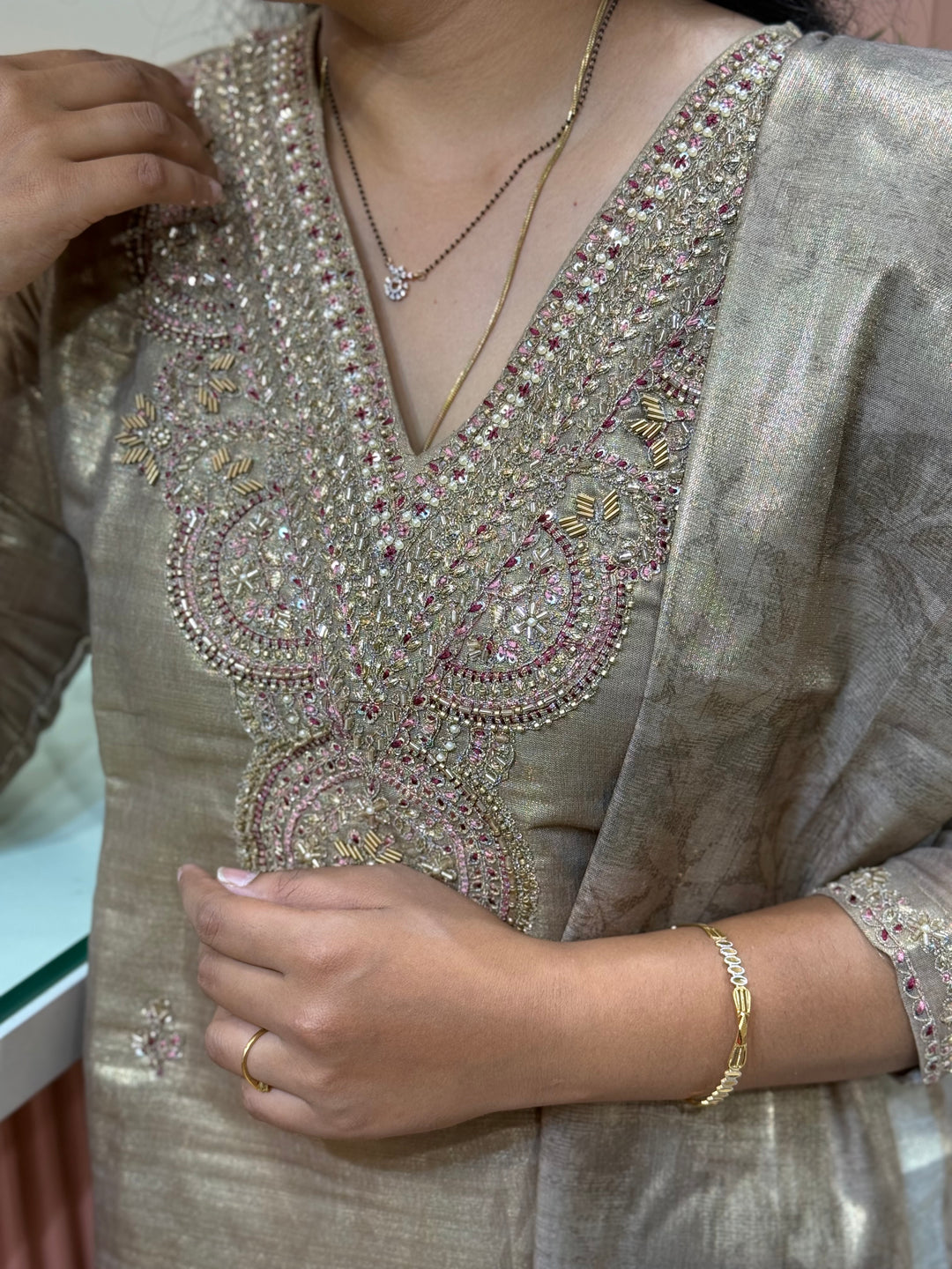 Kanjivaram Tissue Collection | Handwork Yoke | Full-Length Dupatta | R228