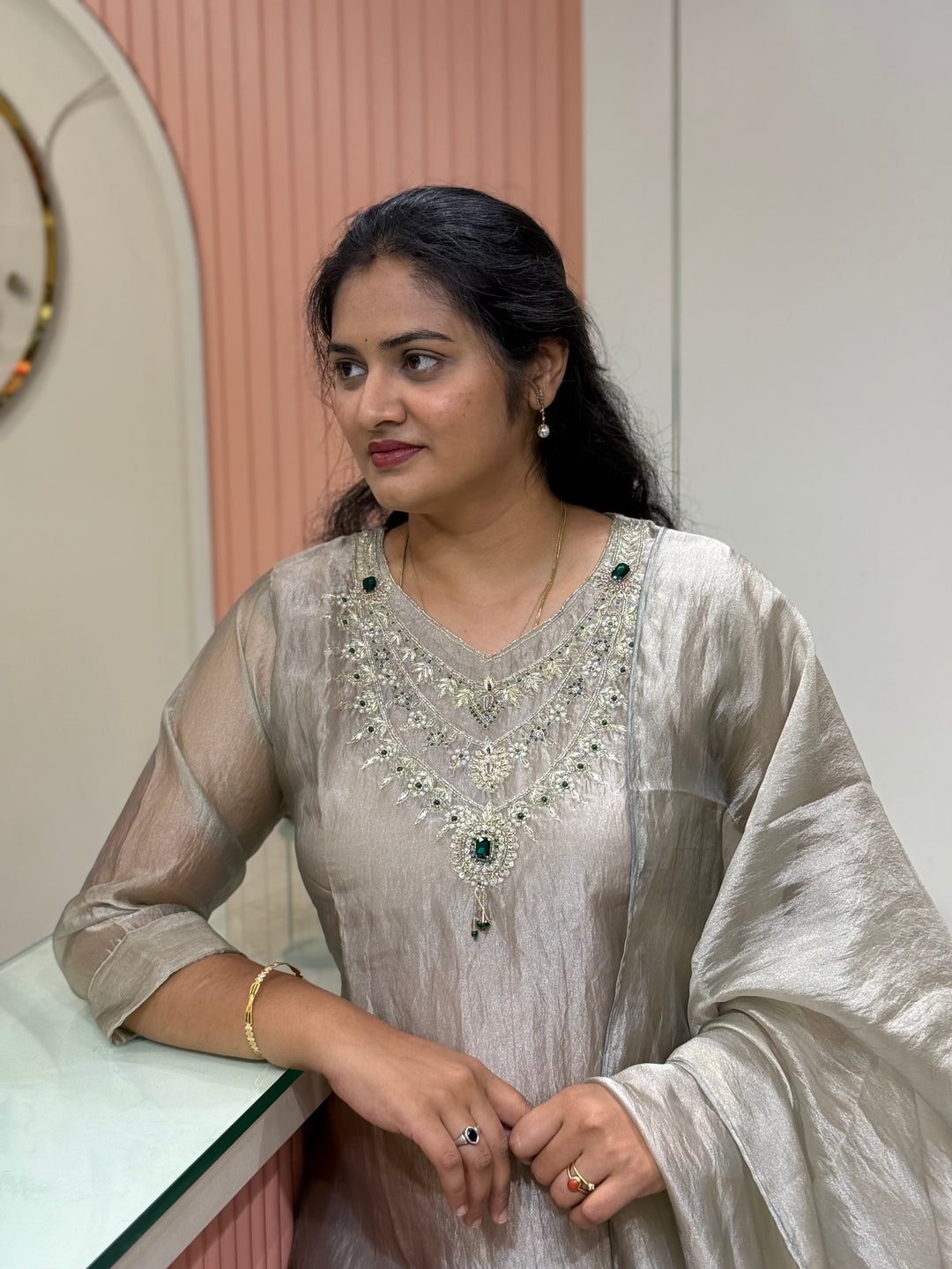 Premium Shimmer Crush Tissue Fabric with Handwork 𝗦𝘂𝗶𝘁 𝗔𝗿𝗿𝗶𝘃𝗲𝗱 ( Cotton Lining )| R228