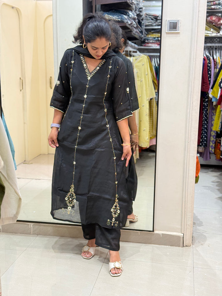 S Mul Chanderi 3 Pc Kurta Set – Cutdana &amp; Bead Work RESTOCK | Semi Party Wear | R138