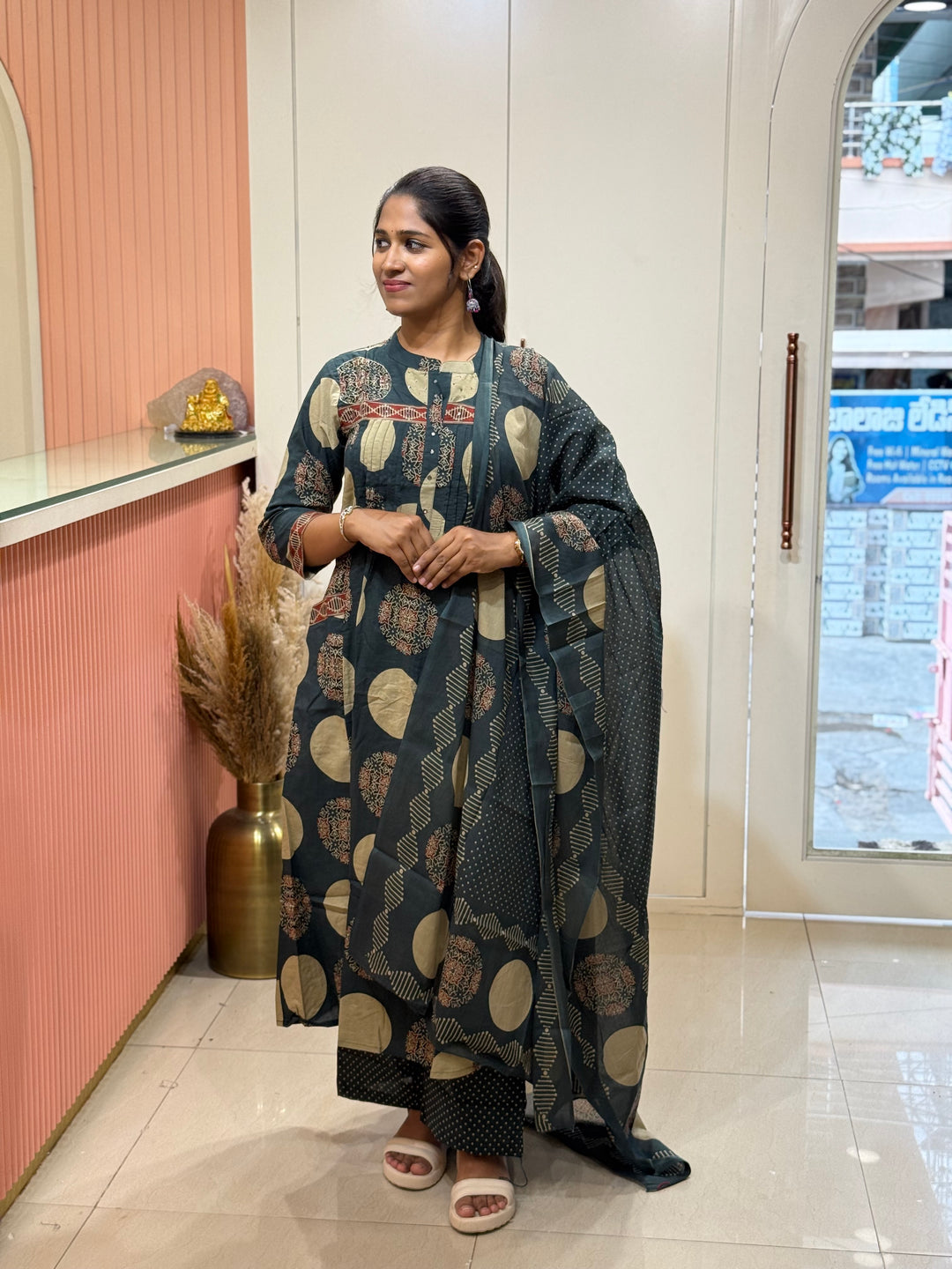 Pure 60-60 Cotton 3 Pc Collection With Polka Dot Plaza | R182