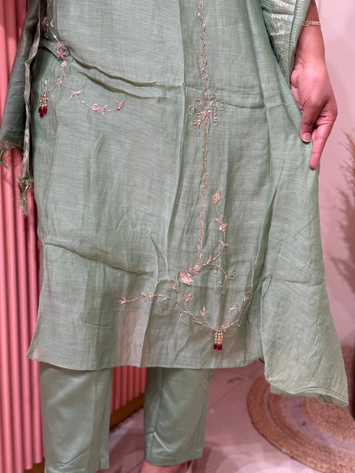 Pure Banarasi Mul Chanderi with Cotton Lining | R218