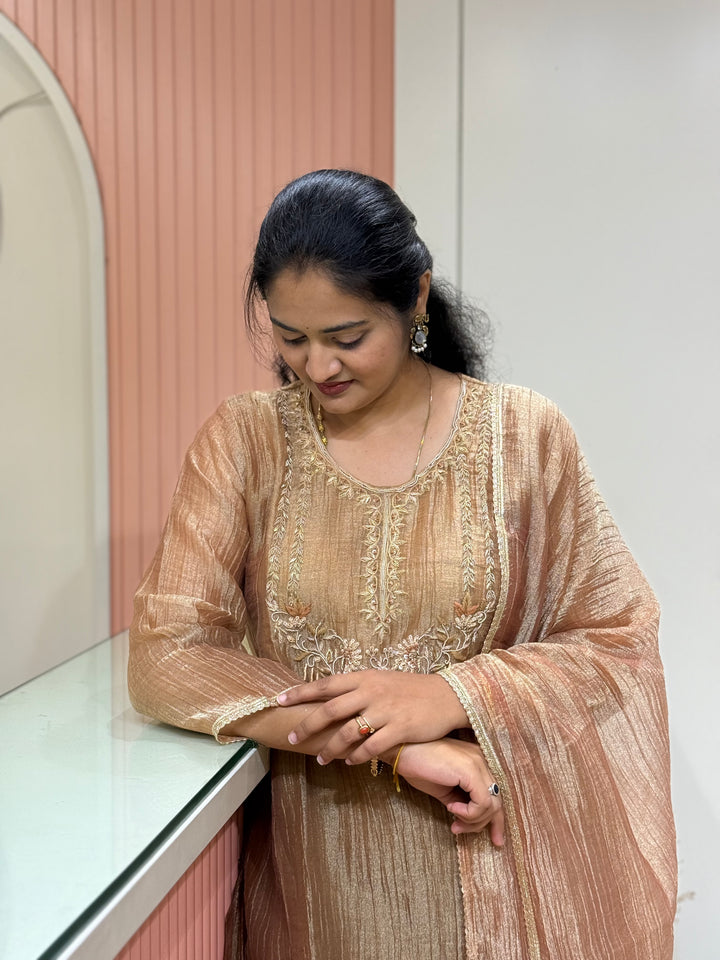 Premium Shimmer Crush Tissue Fabric (salsa) with Handwork 𝗦𝘂𝗶𝘁 𝗔𝗿𝗿𝗶𝘃𝗲𝗱 ( Cotton Lining )| R148