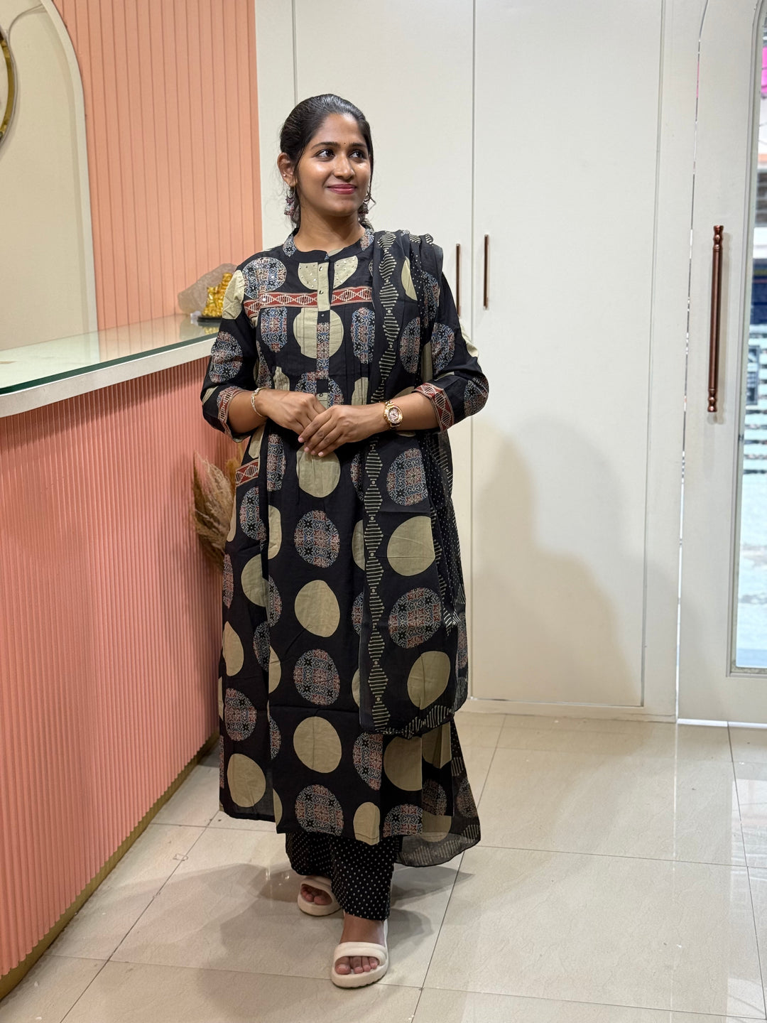 Pure 60-60 Cotton 3 Pc Collection With Polka Dot Plaza | R182