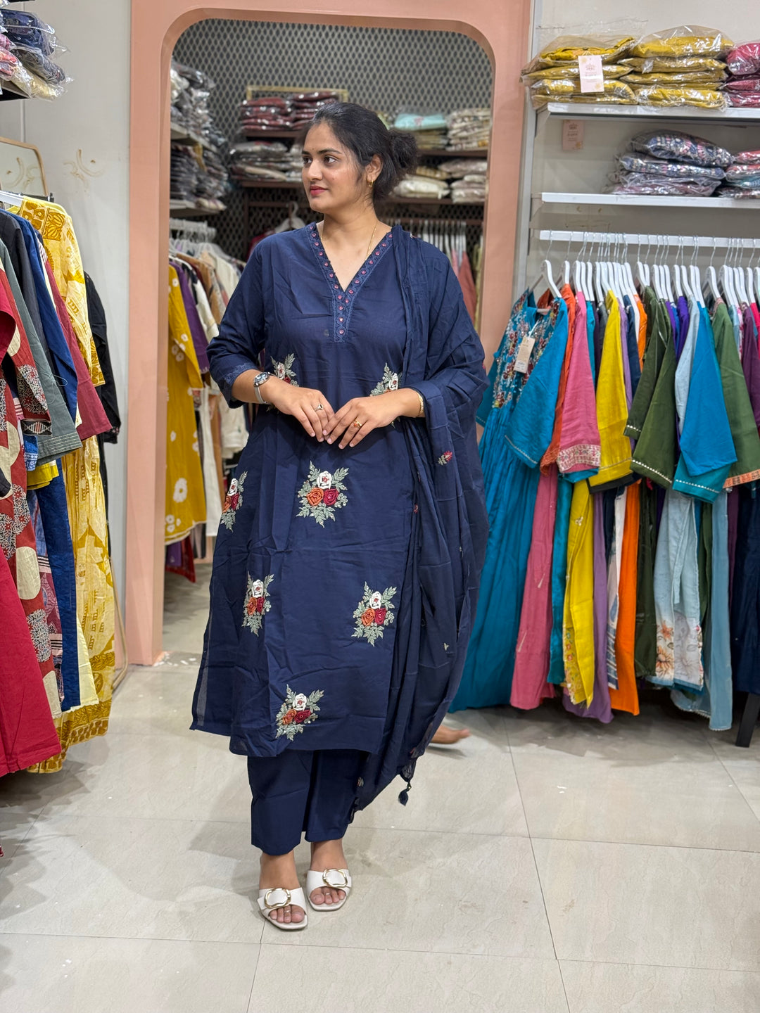 60x60 Cotton Embroidered Collection | R166