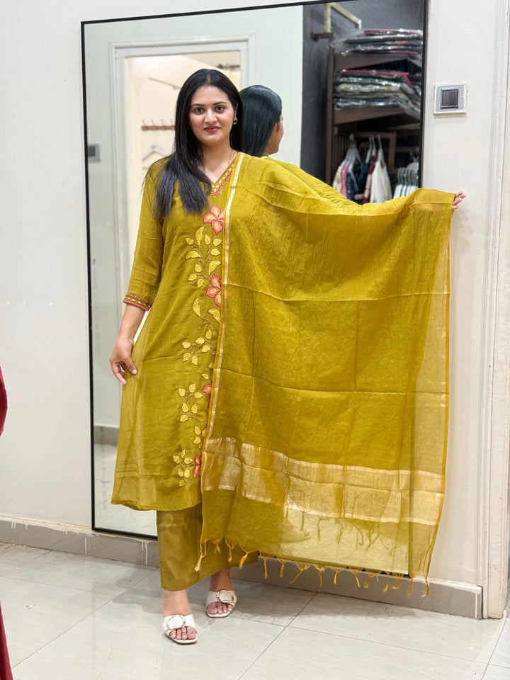 Crush Mul Chanderi Collection With Zari Border Dupatta | R207