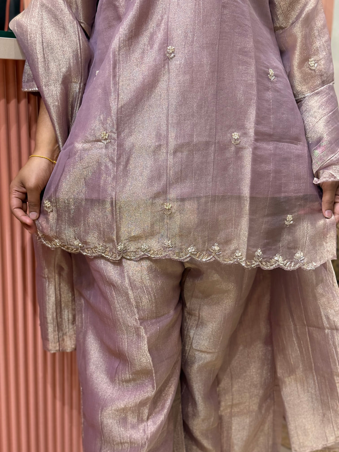 Shimmer Crush Tissue Fabric (salsa) with Handwork 𝗦𝘂𝗶𝘁 𝗔𝗿𝗿𝗶𝘃𝗲𝗱 | R148