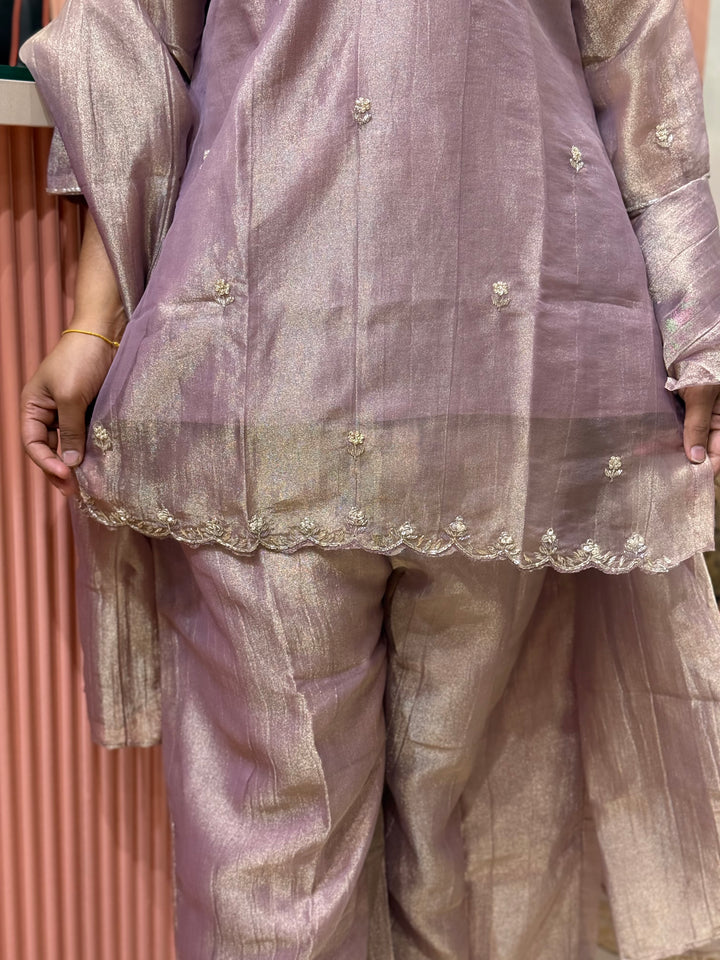 Shimmer Crush Tissue Fabric (salsa) with Handwork 𝗦𝘂𝗶𝘁 𝗔𝗿𝗿𝗶𝘃𝗲𝗱 | R148