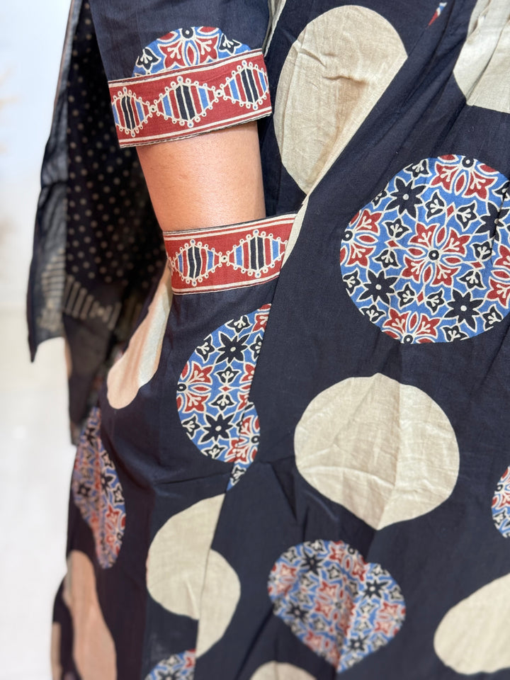 Pure 60-60 Cotton 3 Pc Collection With Polka Dot Plaza | R182