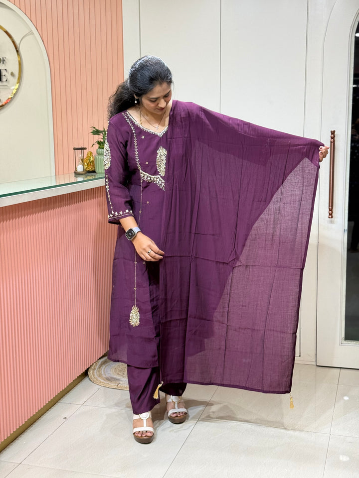 Coral Mul Chanderi with Cut Dana Work | R206