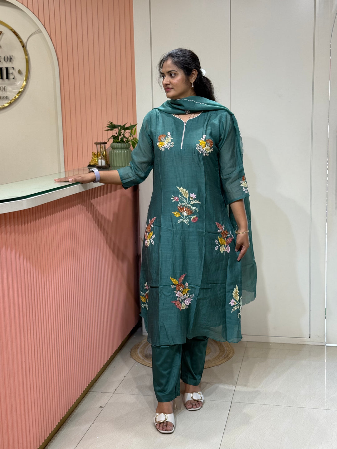 Pure Banarasi Mul Chanderi 3 Pcs Kurti set and Hand Embroidery work| R218