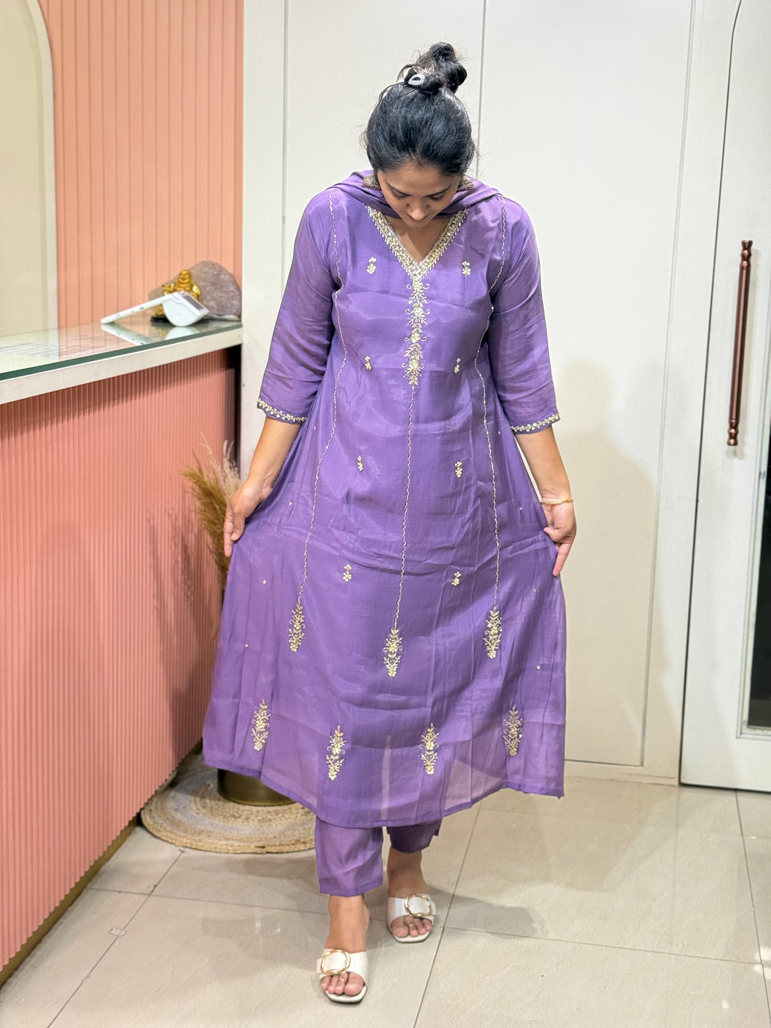 S Mul Chanderi 3 Pc Kurta Set | Semi Party Wear (Restock )| R138