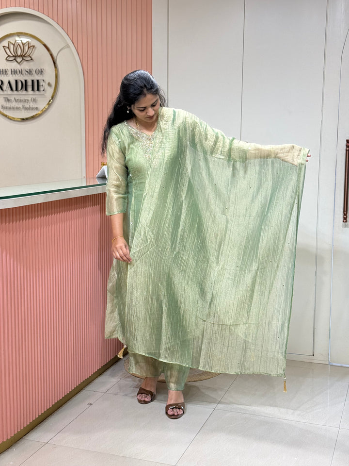 Shimmer Crush Tissue Fabric (salsa) with Handwork 𝗦𝘂𝗶𝘁 𝗔𝗿𝗿𝗶𝘃𝗲𝗱 (Full Length dupatta)| R148