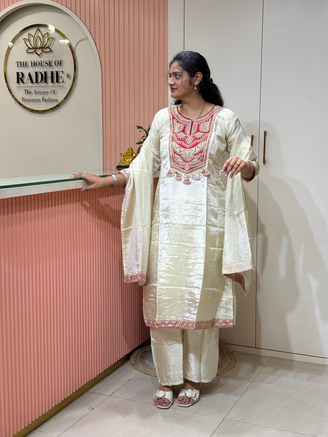 𝗣𝘂𝗿𝗲 𝗖𝗿𝘂𝘀𝗵 𝗧𝗶𝘀𝘀𝘂𝗲 𝗖𝗼𝗹𝗹𝗲𝗰𝘁𝗶𝗼𝗻 𝗔𝗿𝗿𝗶𝘃𝗲𝗱 with Contrast Work | R148