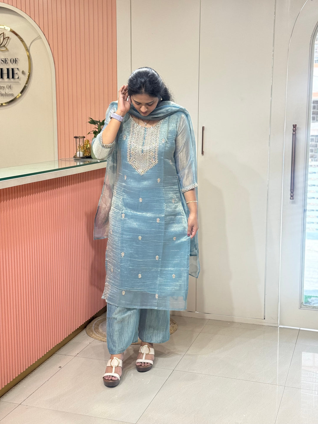 Shimmer Crush Tissue Fabric (salsa) with Handwork 𝗦𝘂𝗶𝘁 𝗔𝗿𝗿𝗶𝘃𝗲𝗱 | R148