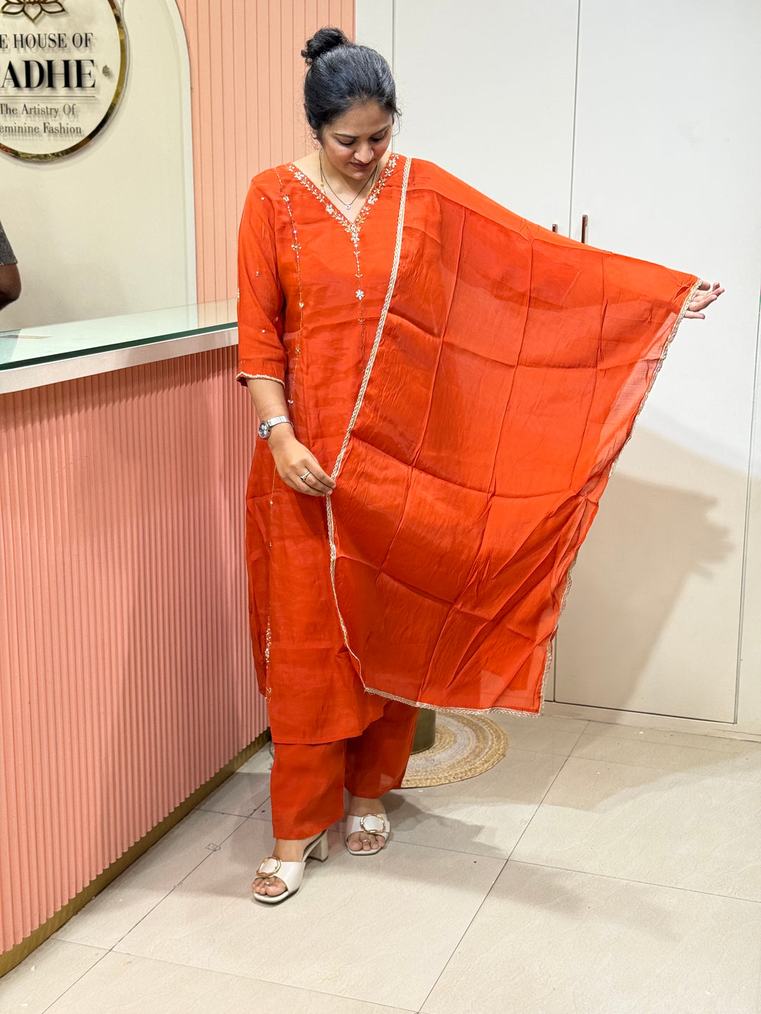 S Mul Chanderi 3 Pc Kurta Set – Cutdana &amp; Bead Work | Semi Party Wear | R138