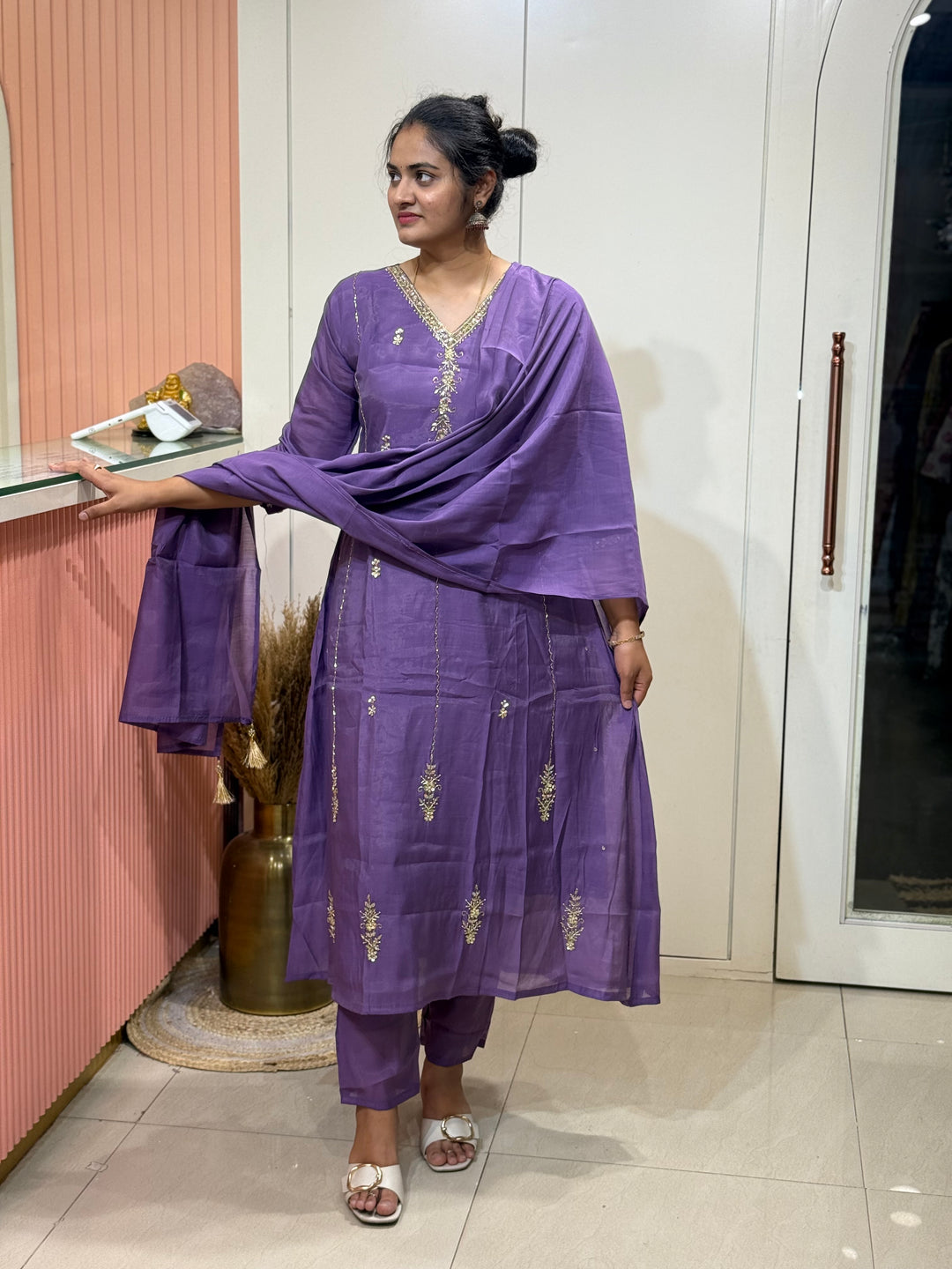 S Mul Chanderi 3 Pc Kurta Set | Semi Party Wear (Restock )| R138
