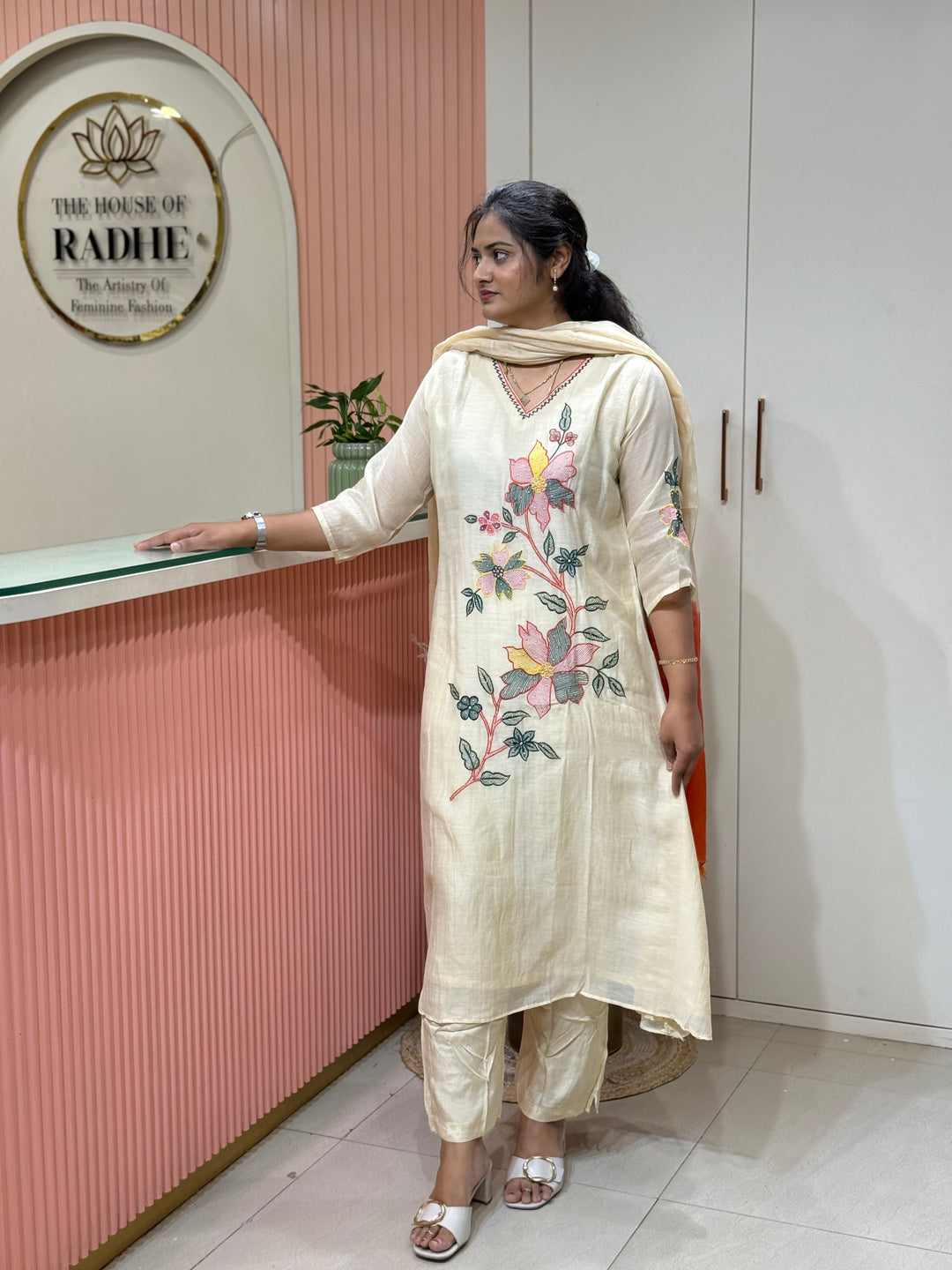 Pure Banarasi Mul Chanderi 3 Pcs Kurti set and Hand Embroidery work| R218