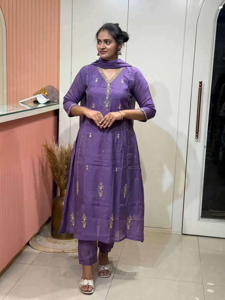 S Mul Chanderi 3 Pc Kurta Set | Semi Party Wear (Restock )| R138