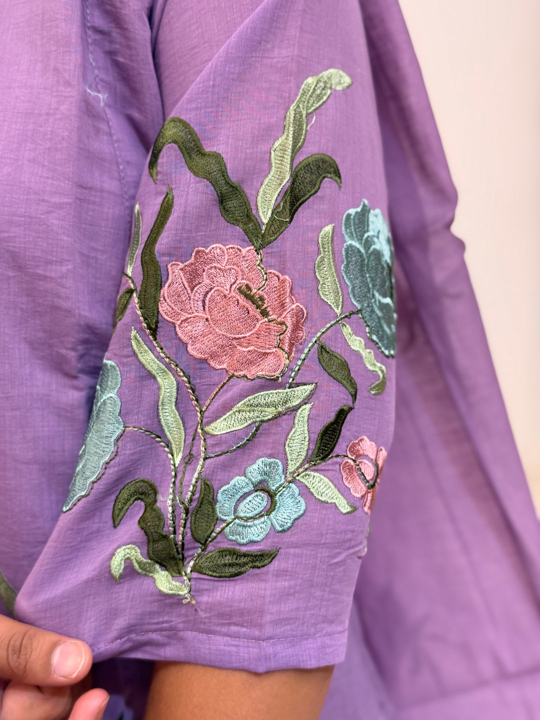 Mul Chanderi Kurta Set with Mul Cotton Lining &amp; Floral Embroidery – RADHE90