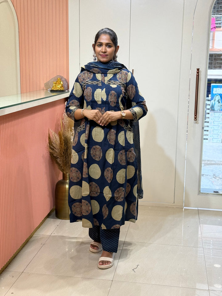Pure 60-60 Cotton 3 Pc Collection With Polka Dot Plaza | R182