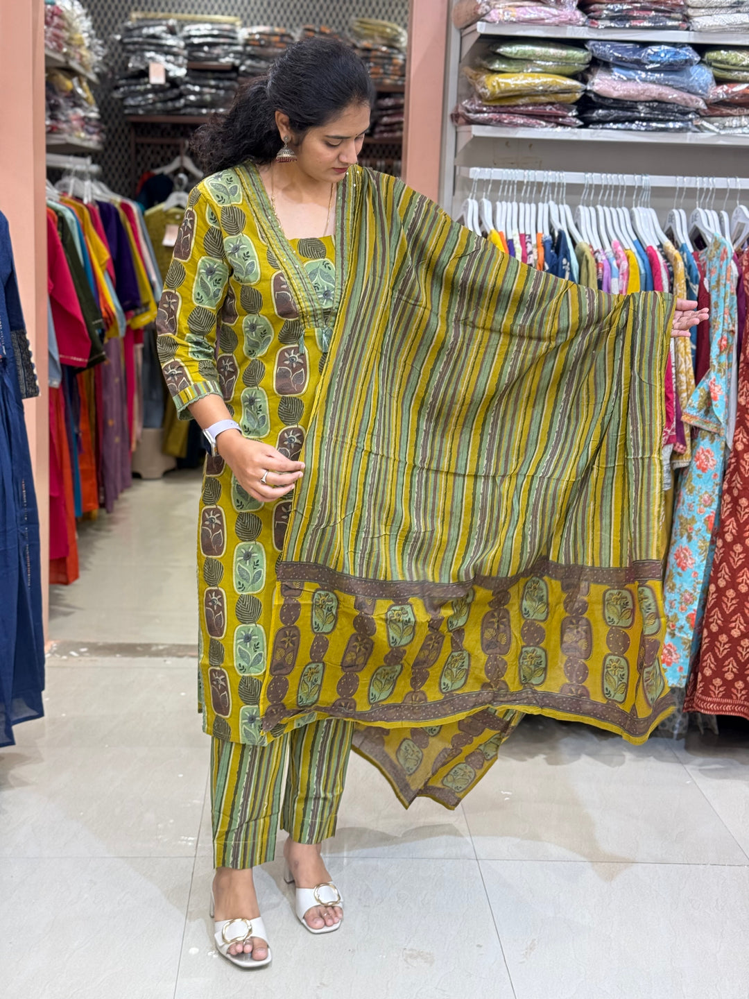 Amazing Cotton 3 Pc Kurta Set | Everyday Collection | R131