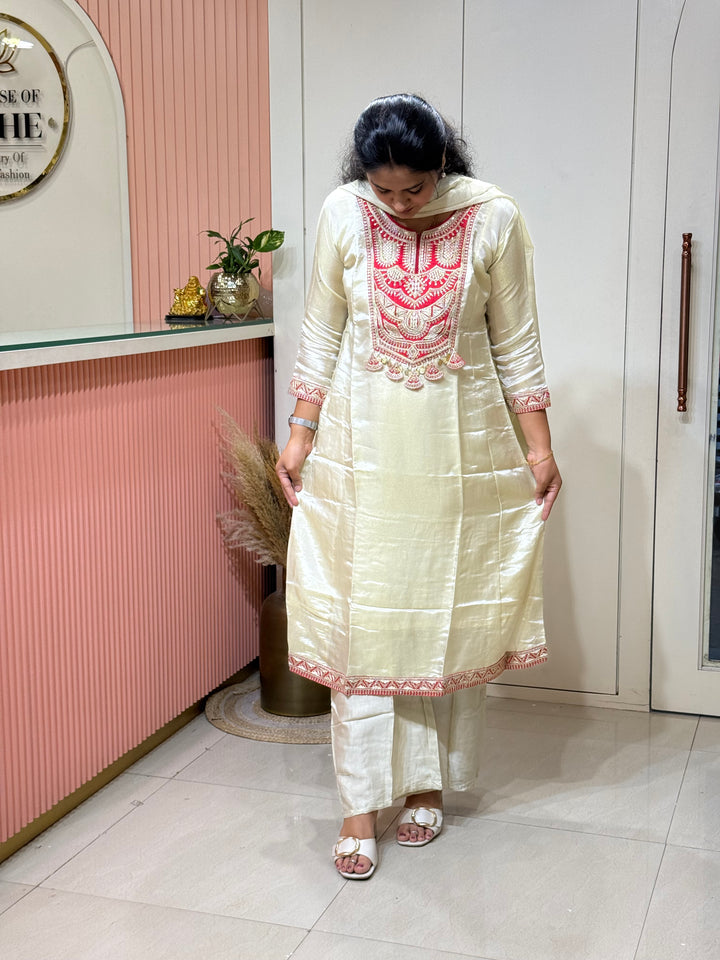 𝗣𝘂𝗿𝗲 𝗖𝗿𝘂𝘀𝗵 𝗧𝗶𝘀𝘀𝘂𝗲 𝗖𝗼𝗹𝗹𝗲𝗰𝘁𝗶𝗼𝗻 𝗔𝗿𝗿𝗶𝘃𝗲𝗱 with Contrast Work | R148