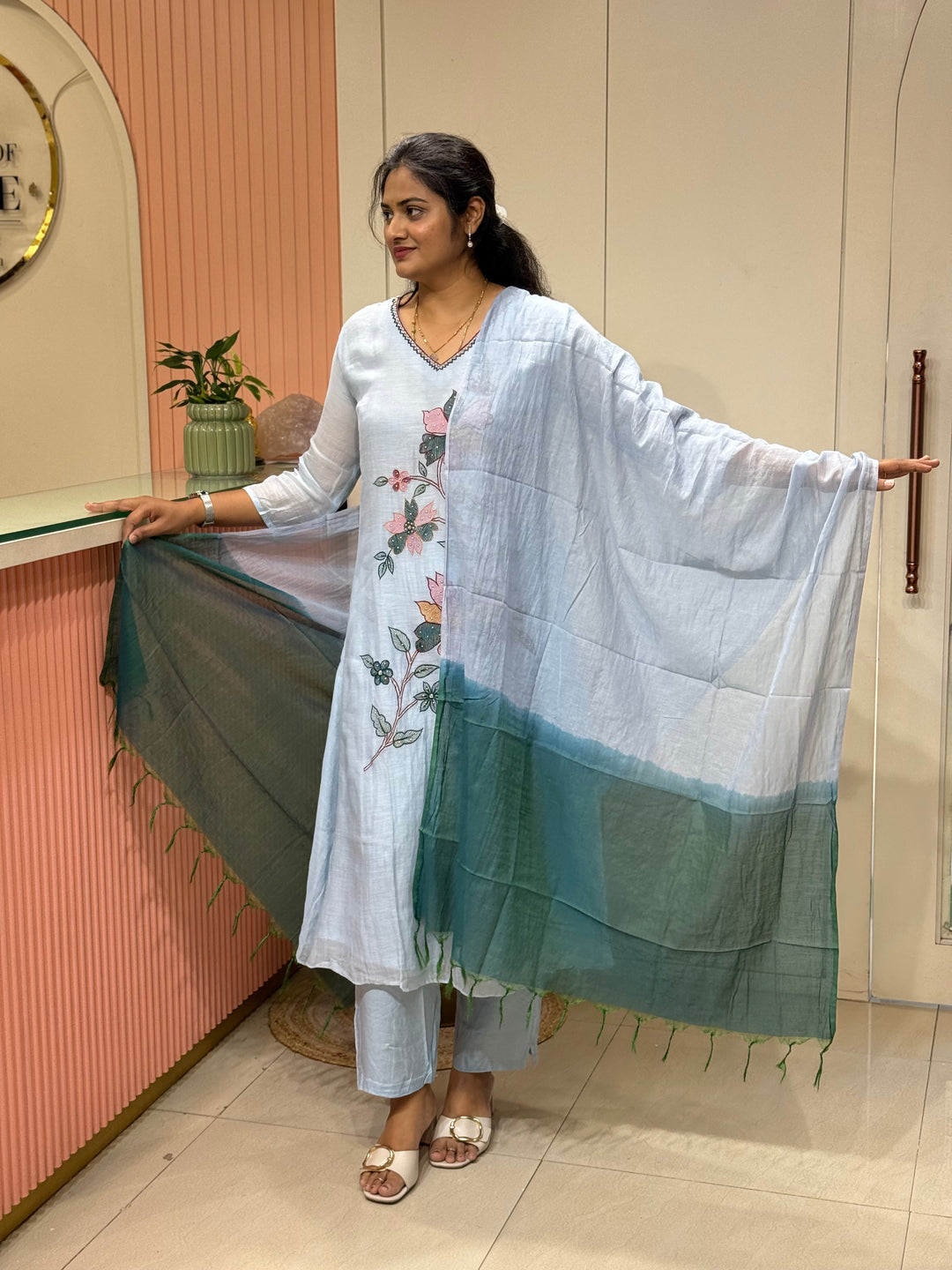 Pure Banarasi Mul Chanderi 3 Pcs Kurti set and Hand Embroidery work| R218