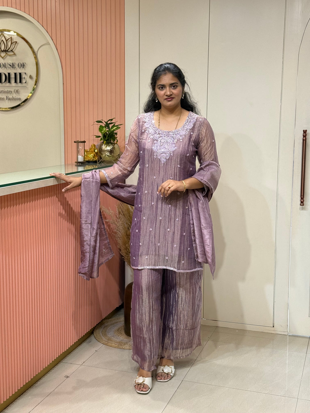Shimmer Crush Tissue Fabric (salsa) with Handwork 𝗦𝘂𝗶𝘁 𝗔𝗿𝗿𝗶𝘃𝗲𝗱 | R148