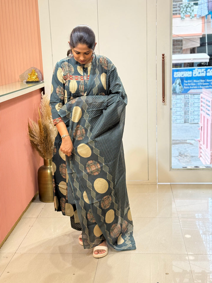Pure 60-60 Cotton 3 Pc Collection With Polka Dot Plaza | R182