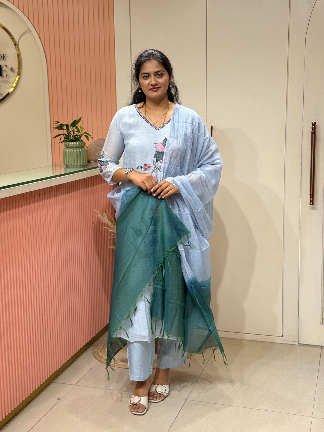 Pure Banarasi Mul Chanderi 3 Pcs Kurti set and Hand Embroidery work| R218